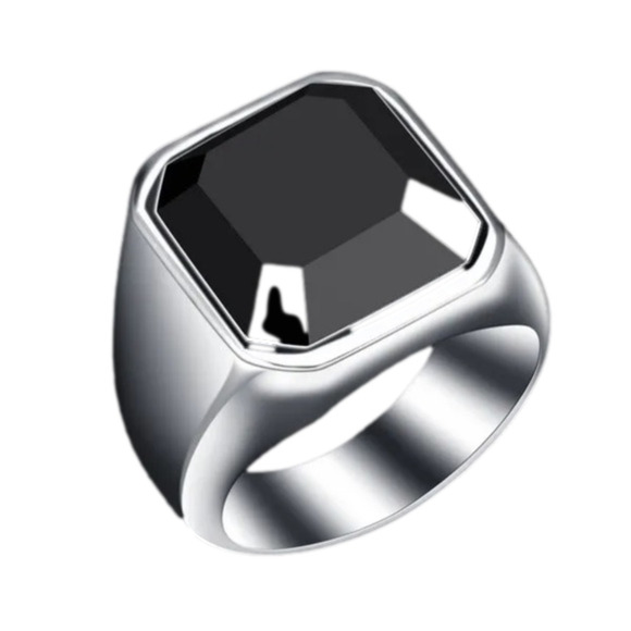 HANDSOME MANS BLACK STONE AND STERLING SILVER RING SIZE 9 - Picture 1 of 3